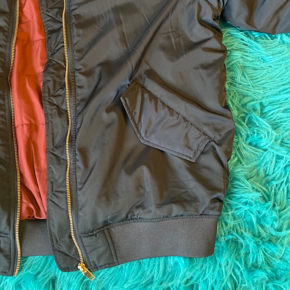 Bomber jacket - Picture 3 of 3